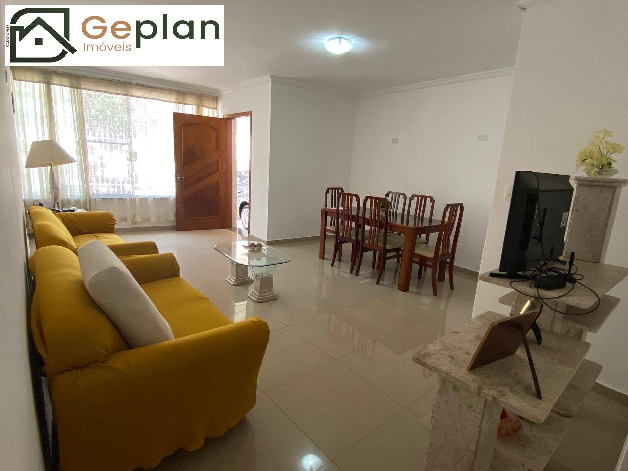 Casa à venda com 3 quartos, 180m² - Foto 1