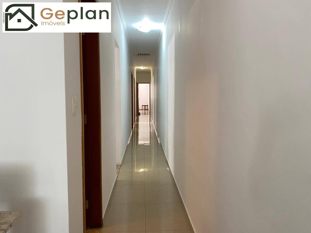 Casa à venda com 3 quartos, 180m² - Foto 4
